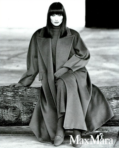 Vadukul_Max_Mara_Fall_Winter_93_94_02.thumb.png.c02dc21d85e6fb9c081abc29c1ec108a.png