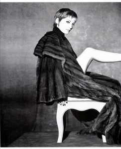 Vadukul_Vogue_Italia_November_1992_05.thumb.png.47ee497a2a5562d01adf80d3de19c597.png