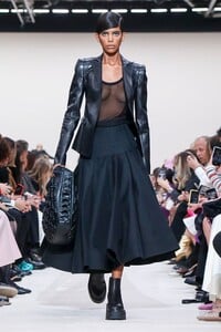 Valentino-RTW-FW20-Paris-1318-1583084140.thumb.jpg.84c5738a1bddc2aa9952ae908075382f.jpg