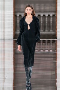 Victoria-Beckham-RTW-FW20-London-0015-1581848246.thumb.jpg.c52d5e6a17df552712d02f9857ecee9d.jpg