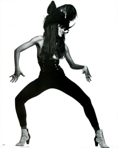 Watson_Vogue_Italia_August_1992_03.thumb.png.6ba69cb32b165232989385ddf26cbbeb.png