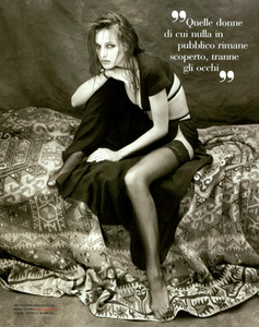 Watson_Vogue_Italia_March_1993_06.thumb.png.368b0974df7a5ac4e25f1e5d87cf0de7.png