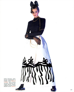 Watson_Vogue_Italia_November_1992_04.thumb.png.f16d70d40ed2673d4efa897e1f605920.png