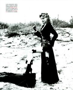 Western_von_Unwerth_Vogue_Italia_April_1992_04.thumb.png.7d579004bbd760caf0e73902782a5c0c.png