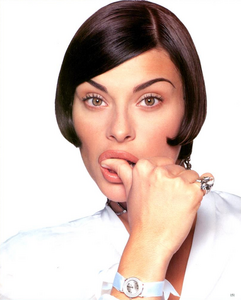 White_Chin_Vogue_Italia_November_1992_06.thumb.png.426f8643793130ab0edc2716d1cefc52.png