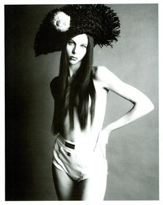 Wild_Meisel_Vogue_Italia_March_1993_10.thumb.png.8176cc066ad579508f4aa566bd0758b7.png