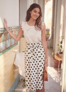 amanda-skirt-black_dots_ecru_background-w4r0likkfvmcilpvpkdi.jpg