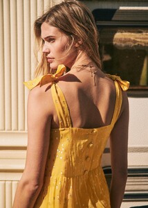 annie-dress-gold_yellow-k8muiubdminkbcqrbilo.jpg