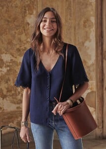 aretha-blouse-navy-jb5bayybxgw9yvbripeq.jpg