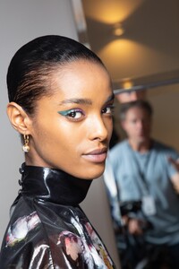 backstage-defile-altuzarra-automne-hiver-2020-2021-paris-coulisses-120.thumb.jpg.15bd563e573b5ced850e6861e5a455cf.jpg