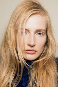 backstage-defile-balmain-printemps-ete-2018-paris-coulisses-18.thumb.jpg.555b010876624de05ffa558546ce5a1f.jpg