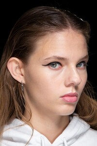 backstage-defile-blumarine-printemps-ete-2020-milan-coulisses-33.thumb.jpg.991ffd6a3542679a0e3d757c7d1bda76.jpg
