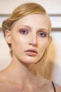 backstage-defile-brock-collection-printemps-ete-2018-new-york-coulisses-10.thumb.jpg.f1eb53d81364c9bd74acb9b6200de280.jpg