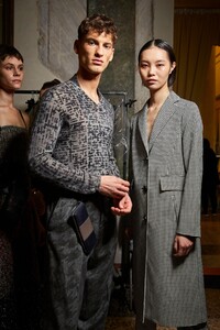 backstage-defile-cividini-automne-hiver-2019-2020-milan-coulisses-82.thumb.jpg.6b06a8adcaa60deb36f4d2c5d6e8017f.jpg