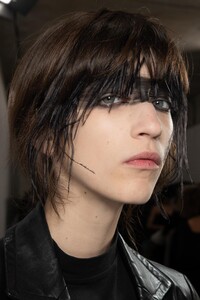 backstage-defile-dries-van-noten-printemps-ete-2020-paris-coulisses-12.thumb.jpg.2bb95830a2dec56f4e4e7039d9198e08.jpg