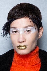 backstage-defile-dries-van-noten-printemps-ete-2020-paris-coulisses-88.thumb.jpg.87ae063aabd9a2c22ae516220c63d8c7.jpg