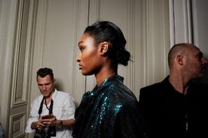 backstage-defile-elie-saab-automne-hiver-2019-2020-paris-coulisses-89.thumb.jpg.766d58f6dde216eaf818605b0546c9dd.jpg