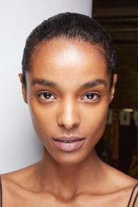 backstage-defile-gauchere-automne-hiver-2020-2021-paris-coulisses-66.thumb.jpg.61ff23aa066f6f1e0f31f3fa0fc68839.jpg