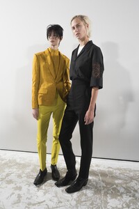 backstage-defile-haider-ackermann-printemps-ete-2019-paris-coulisses-78.thumb.jpg.eeb0a4a151f2d5e8f281afc30ae5107c.jpg