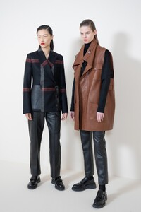 backstage-defile-hermes-automne-hiver-2020-2021-paris-coulisses-22.thumb.jpg.f2c0baa0f17894df17752674c1960eb3.jpg