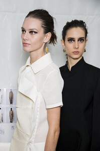 backstage-defile-jil-sander-automne-hiver-2019-2020-milan-coulisses-185.thumb.jpg.ac8f8e3f306c0ad57986e61e9d719d89.jpg