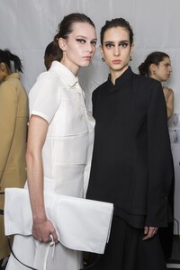 backstage-defile-jil-sander-automne-hiver-2019-2020-milan-coulisses-42.thumb.jpg.7bf013773001b19f5b13544c356f77f8.jpg