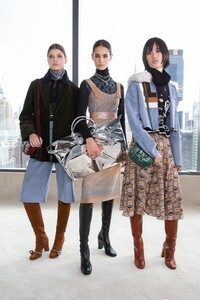 backstage-defile-longchamp-automne-hiver-2020-2021-new-york-coulisses-27.thumb.jpg.075f8916615d054ec4c6fd48f5b7c5cf.jpg