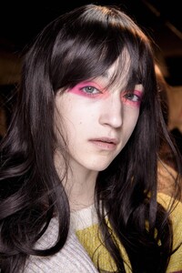 backstage-defile-matty-bovan-automne-hiver-2020-2021-londres-coulisses-73.thumb.jpg.fb60d101d0e448dcede2d425a0562184.jpg