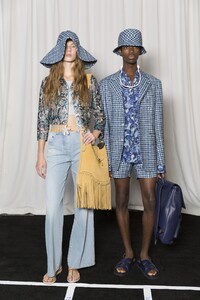 backstage-defile-michael-kors-collection-printemps-ete-2019-new-york-coulisses-62.thumb.jpg.6798eabb3158e9b194bd73669f9ad0ca.jpg