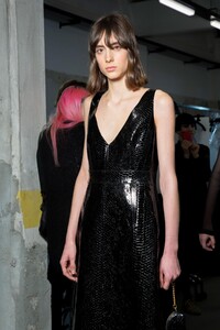 backstage-defile-n21-automne-hiver-2019-2020-milan-coulisses-119.thumb.jpg.bedb576a817280a0b92e381ce872f449.jpg