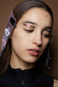backstage-defile-prada-automne-hiver-2020-2021-milan-coulisses-113.thumb.jpg.715121d84a0d76729b15ae11696649b6.jpg