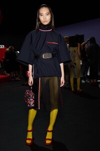 backstage-defile-prada-automne-hiver-2020-2021-milan-coulisses-146.thumb.jpg.337cc063fe44a4c0c2564b9f7449703a.jpg