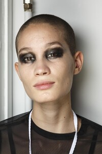 backstage-defile-redemption-printemps-ete-2019-paris-coulisses-13.thumb.jpg.acc2e09148355a3d634882e5bf9e42fc.jpg