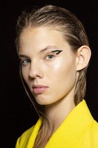 backstage-defile-rochas-printemps-ete-2019-paris-coulisses-74.thumb.jpg.b1d6049843eee53510985ff7548f4991.jpg
