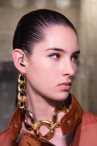 backstage-defile-sacai-automne-hiver-2020-2021-paris-coulisses-20.thumb.jpg.f4c93317d2fb32e192d777ee34853a20.jpg