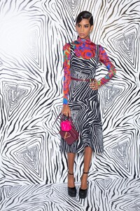 backstage-defile-versace-automne-hiver-2020-2021-milan-coulisses-42.thumb.jpg.6eb87a7430a4546fc7e274d771f17b3b.jpg