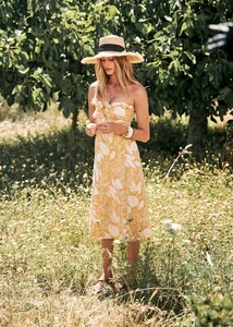 beatriz-dress-ochre_foliage_print-s91txfyatos7zbe3eubv.jpg
