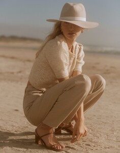 bryce-buttoned-short-sleeve-tippy-toes-imageback-kc46228knt_1593471183.thumb.jpg.a551f8cf611aa6b88818b522d2d3d699.jpg
