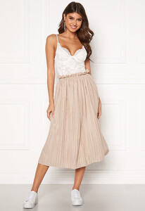 bubbleroom-anna-midi-pleated-skirt-beige_3.thumb.jpg.75b4612e20f1fb80812c41cefb512a4f.jpg