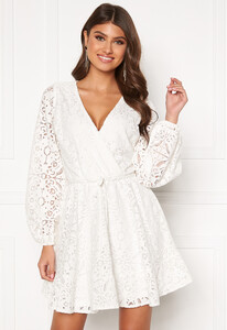 bubbleroom-lykke-lace-dress.thumb.jpg.943eb62f1334e7edacb40337b70a8df0.jpg