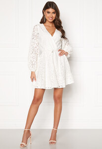 bubbleroom-lykke-lace-dress_1.thumb.jpg.204c67bde82af8595f2c9eefaf86a482.jpg