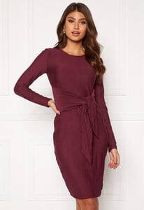 bubbleroom-mina-dress-wine-red.thumb.jpg.a6571385ccaa483c1ab4d69912e03951.jpg