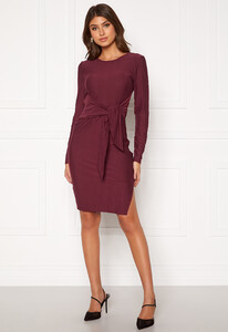 bubbleroom-mina-dress-wine-red_1.thumb.jpg.502be35615a5b3c67e4272b322706fb1.jpg