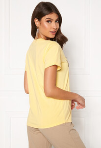 bubbleroom-nanna-tee-yellow_2.thumb.jpg.ba91ce8c1d1df719a8b316ffa12bcbd0.jpg