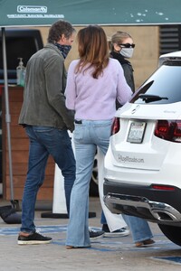 cindy-crawford-and-kaia-gerber-family-dinner-at-nobu-in-malibu-07-20-2020-3.jpg