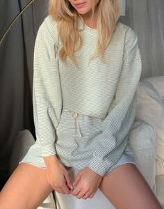 co-bobbie-bubble-sleeve-sweat-stripe-front-tl45162stp_1594174928.thumb.jpg.c98bbc6bb023ac26a0a57a2ba412b79c.jpg