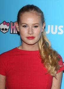danika-yarosh-just-jared-s-throwback-thursday-party-in-los-angeles-march-2015_6.jpg