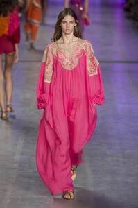 defile-alberta-ferretti-printemps-ete-2020-milan-look-22.thumb.jpg.b3d0707a4e398fbaeb1006255fcb5422.jpg