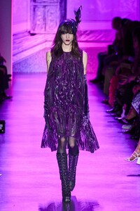 defile-anna-sui-automne-hiver-2020-2021-new-york-look-42.thumb.jpg.5956cd48b5baa069d602390f62a22275.jpg