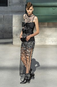 defile-chanel-automne-hiver-2018-2019-paris-look-39.thumb.jpg.b3d01a96cdeddf36d3c8c1728612435d.jpg